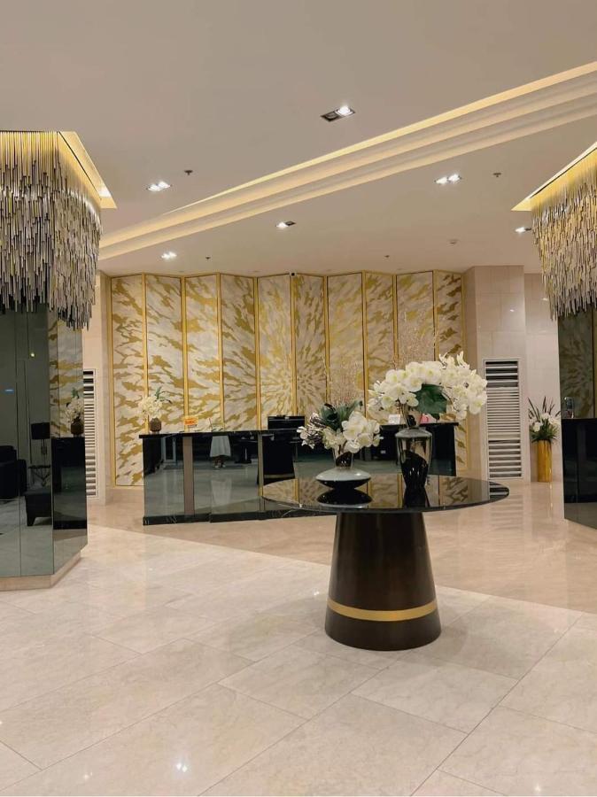 One Bedroom Condo Unit Fame Residences Manila Exterior foto